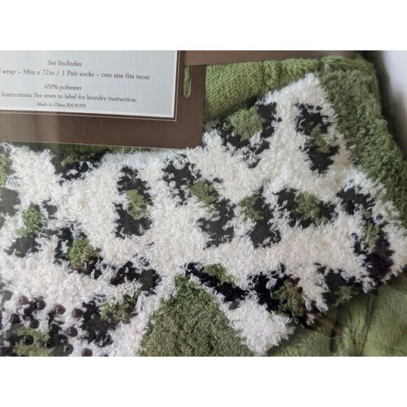 Concierge Collection Soft&Cozy Angel Wrap & Sock Set - Picture 7 of 7